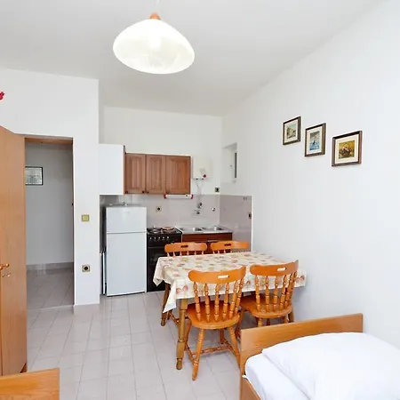 Apartments Vila Punta Jadrtovac Exteriör bild