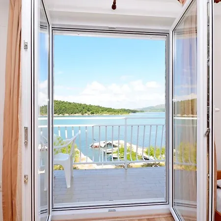 Apartments Vila Punta Jadrtovac Exteriör bild