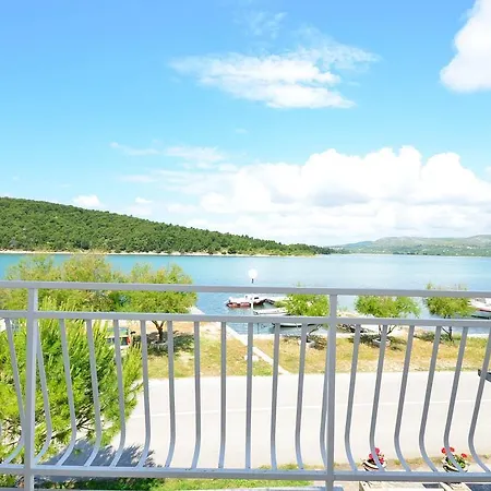 Apartments Vila Punta Jadrtovac Exteriör bild